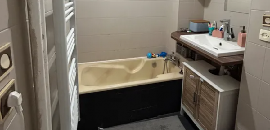 VÉNISSIEUX – A LOUER T4 de 76m². Loyer: 830€